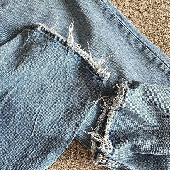 ABERCROMBIE & FITCH Ultra High Rise 90s Straight Jean Wide Leg Sz 34 distressed - Picture 12 of 13